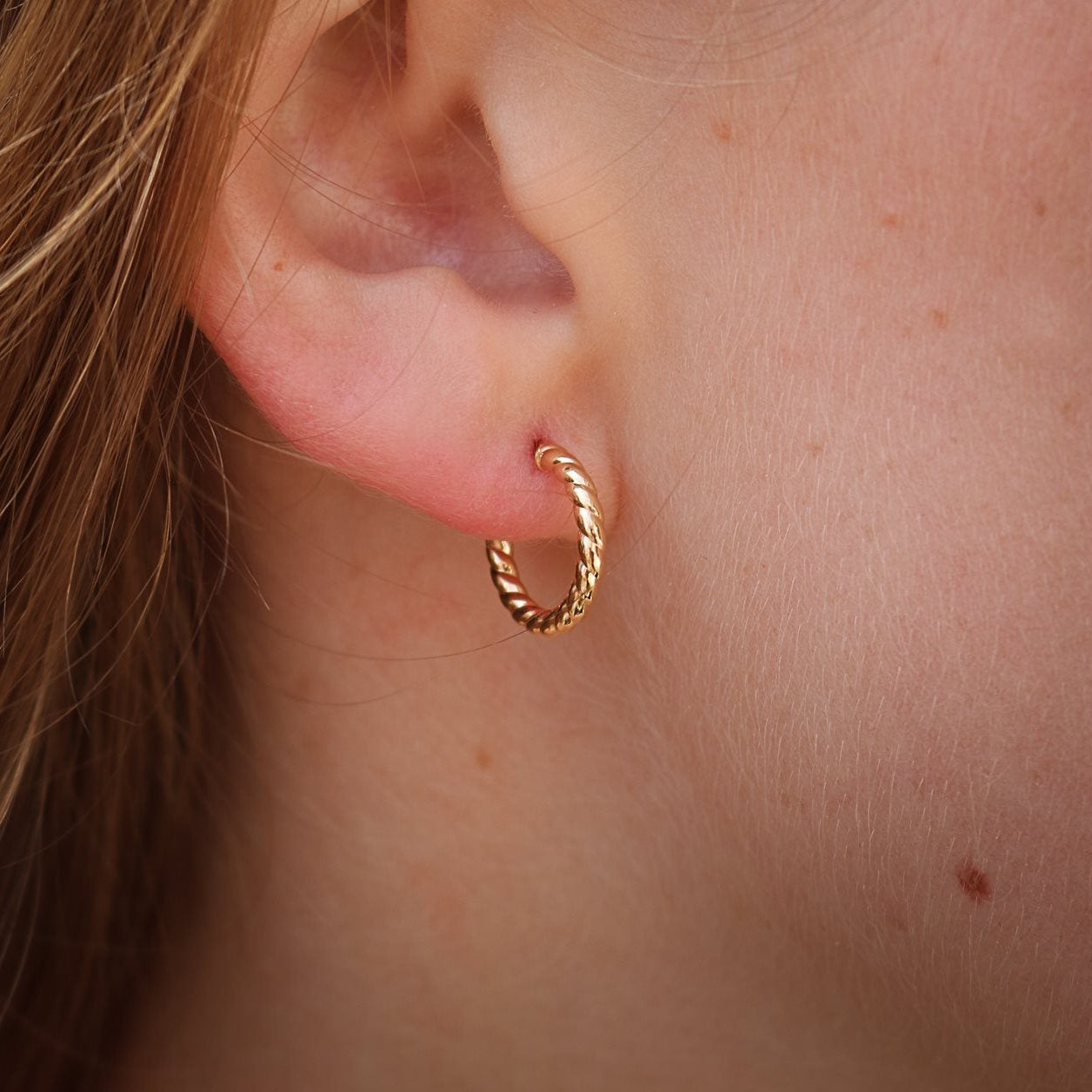 Twisted Half Hoop